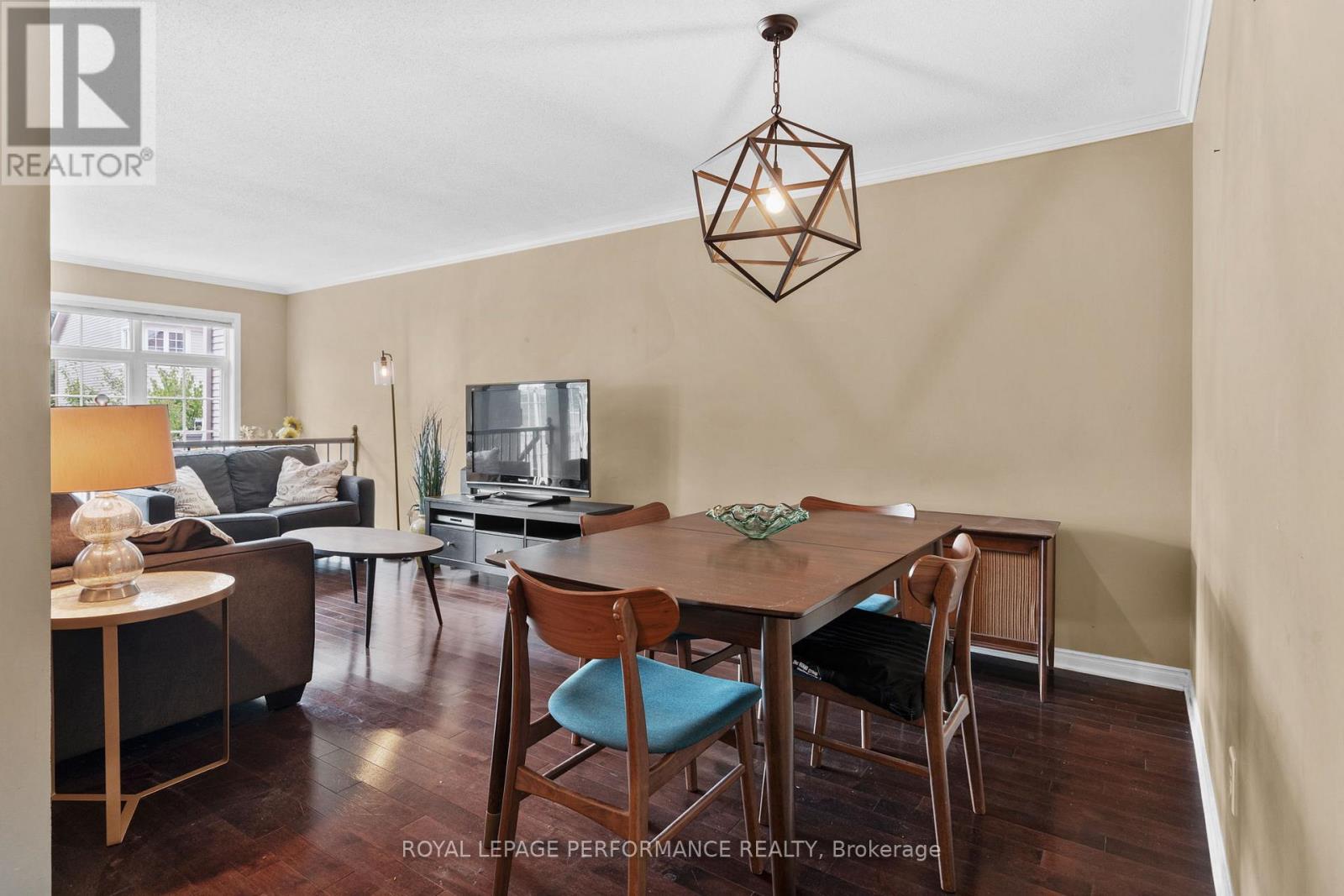 Photo 21 of 122 Osnabrook Private, Ottawa ON
