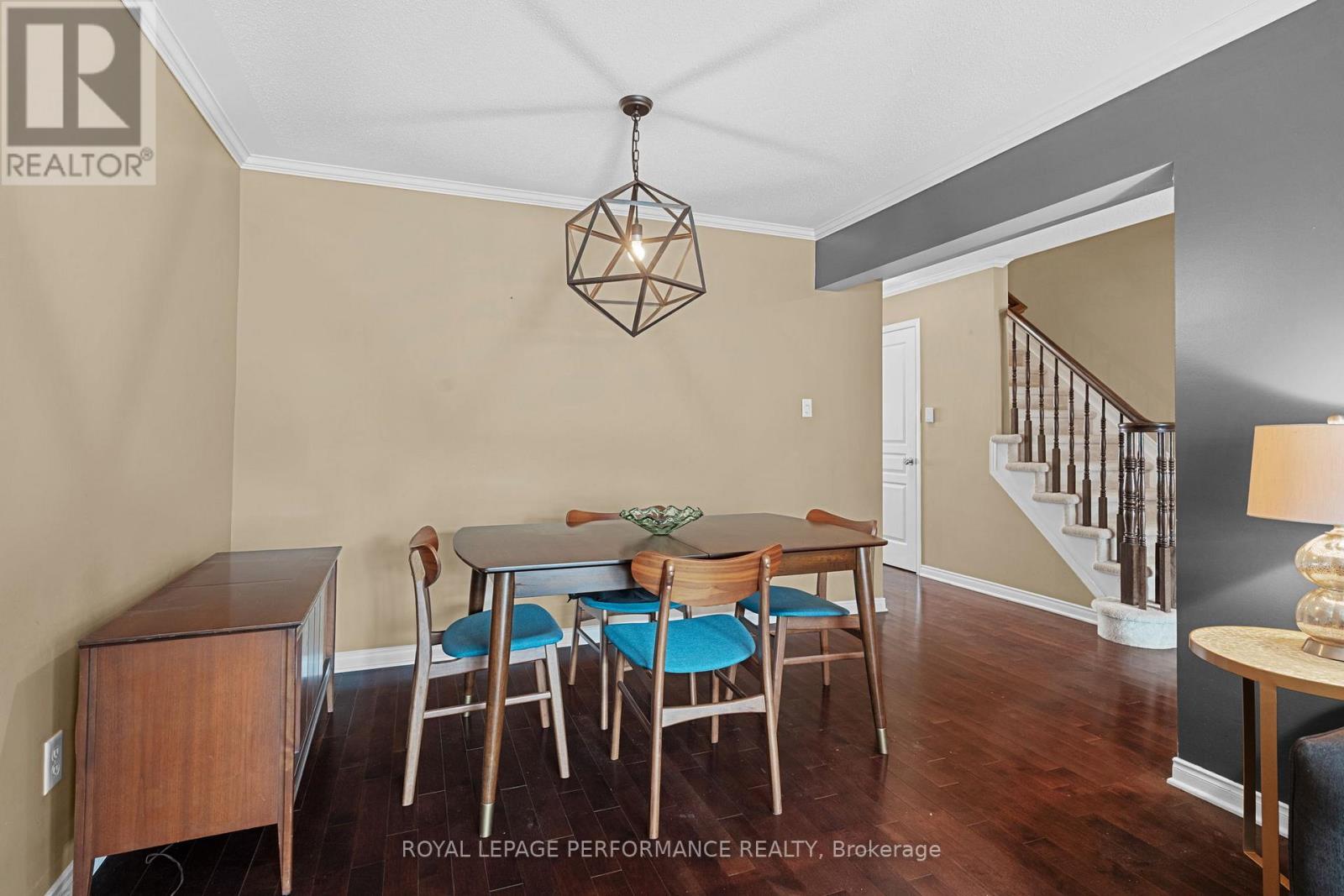 Photo 23 of 122 Osnabrook Private, Ottawa ON