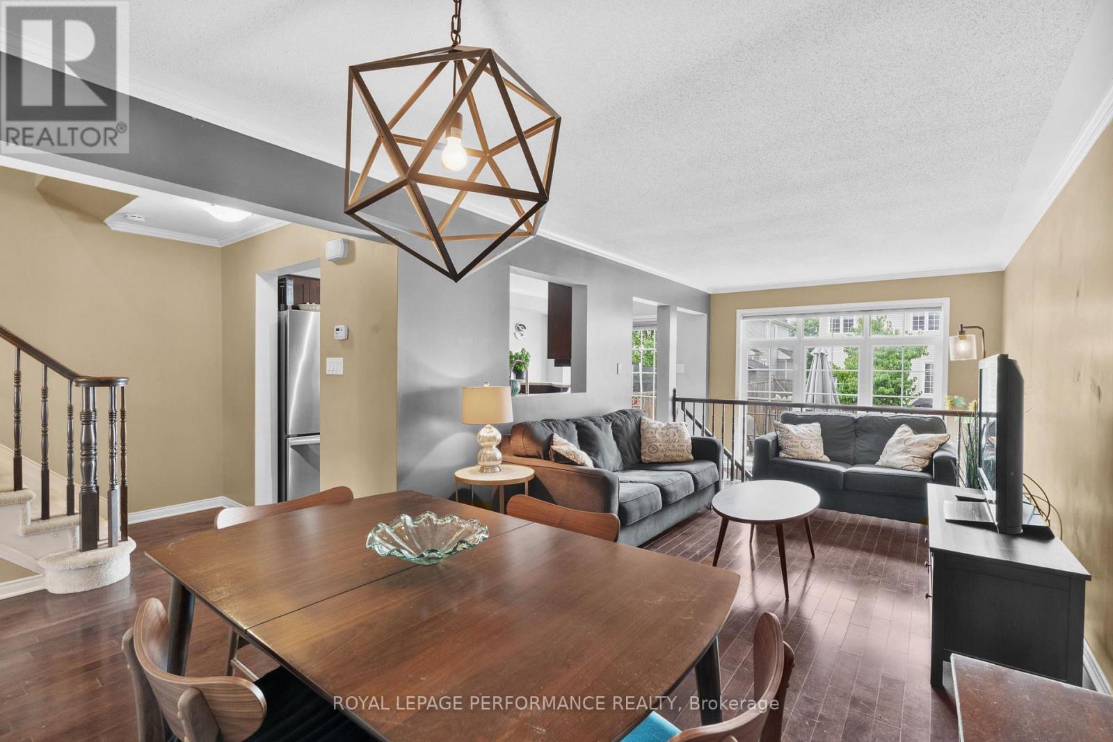 Photo 19 of 122 Osnabrook Private, Ottawa ON