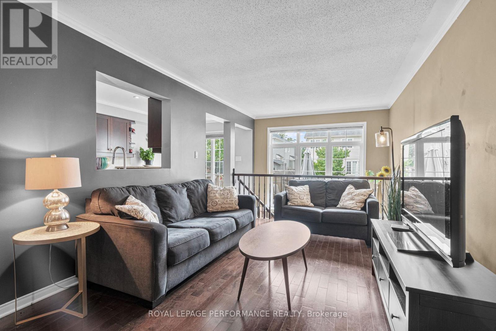 Photo 3 of 122 Osnabrook Private, Ottawa ON