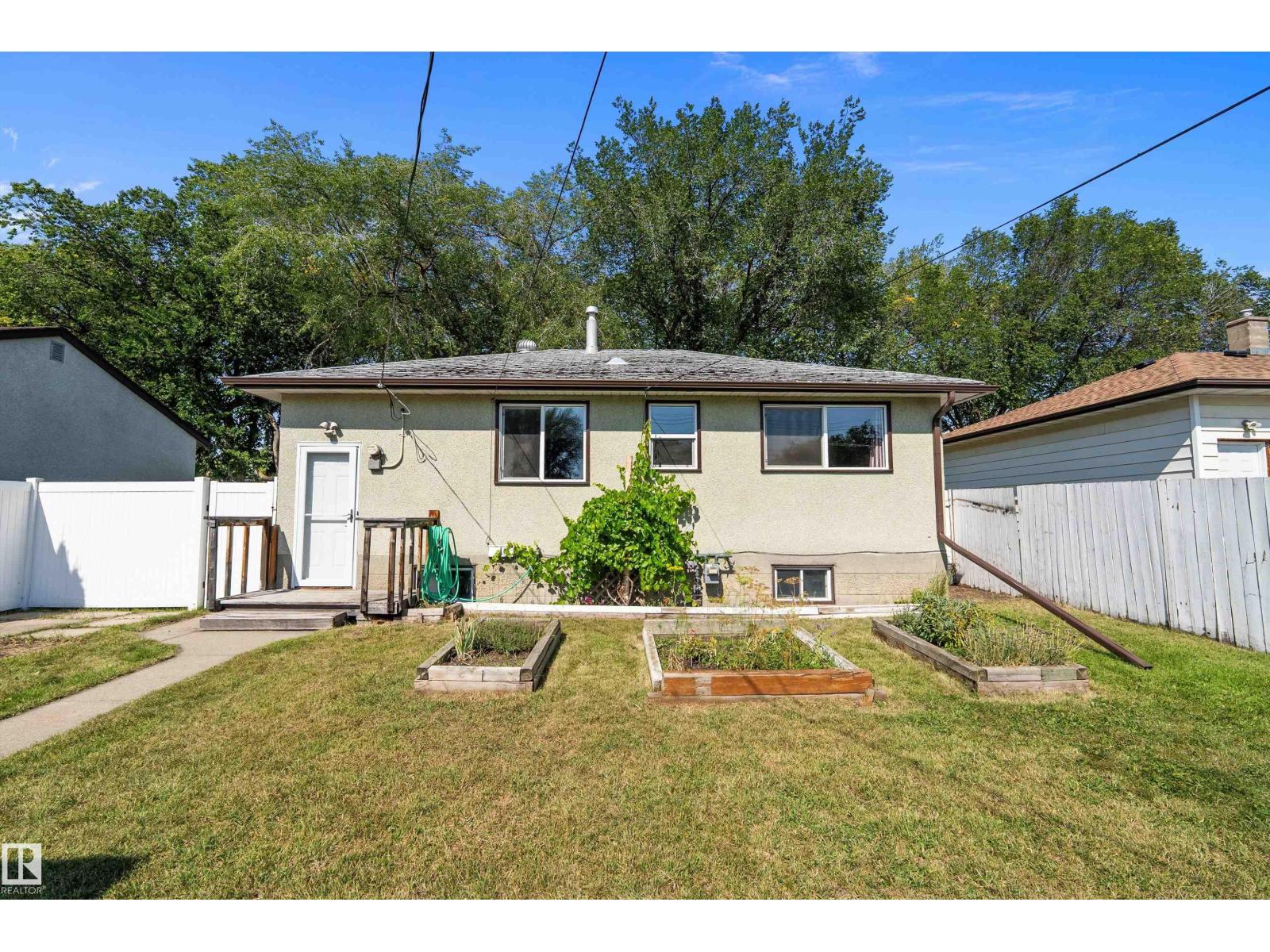 Photo 19 of 4405 116 Av Nw, Edmonton AB