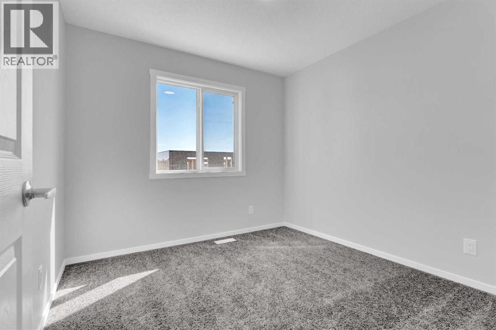 Photo 24 of 17 Southwinds Link Sw, Airdrie AB
