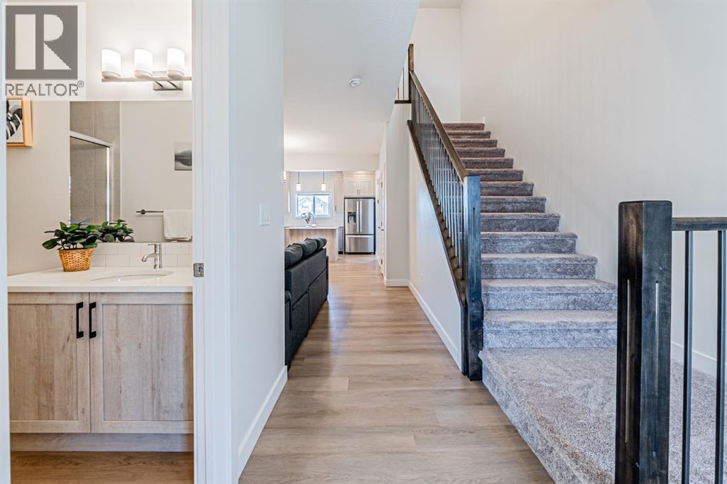 Photo 5 of 609 Baywater Manor Sw, Airdrie AB