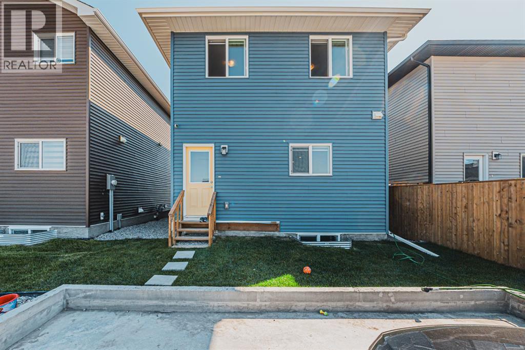 Photo 32 of 609 Baywater Manor Sw, Airdrie AB
