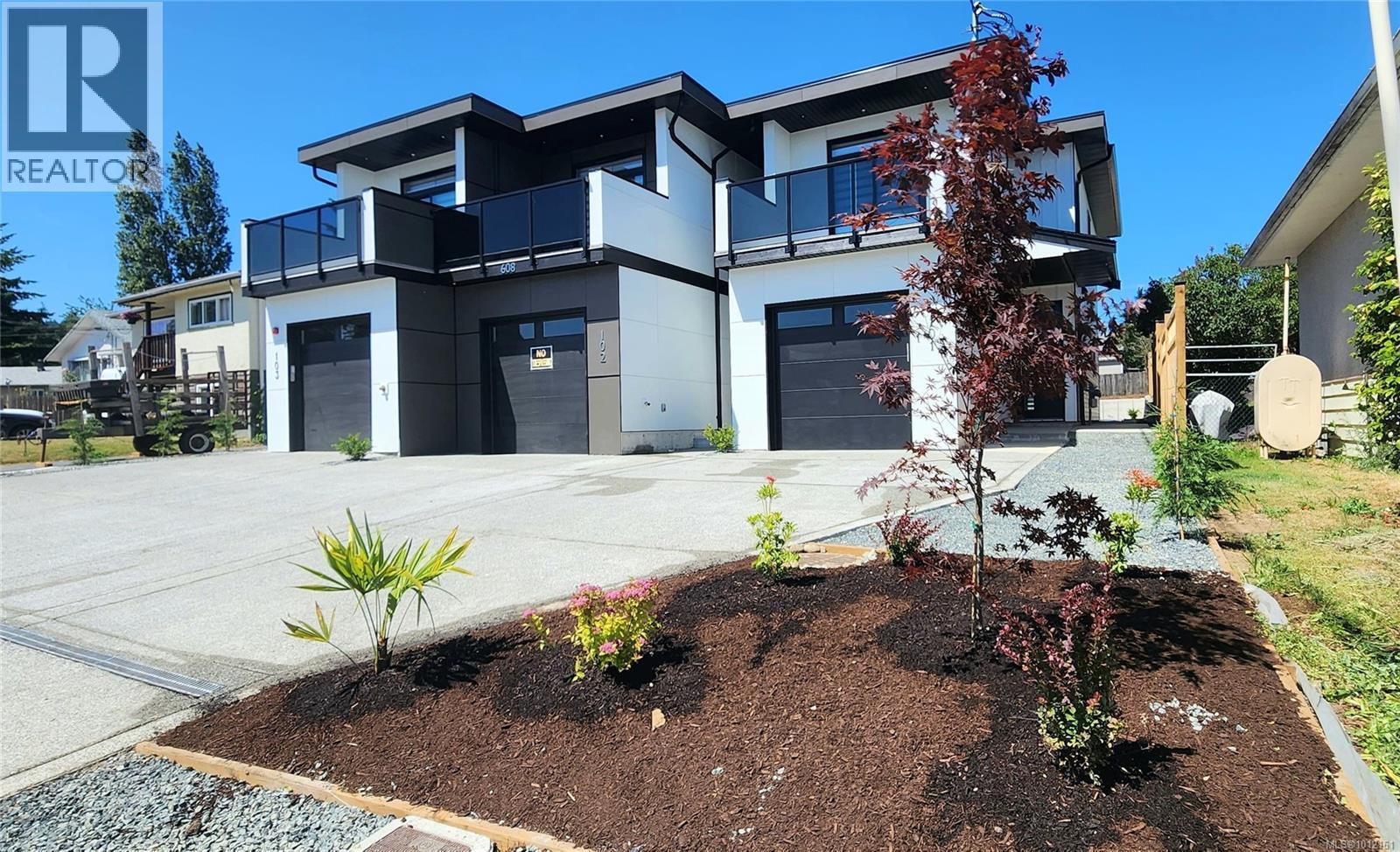 Photo 1 of 102 608 Sandy Crt, Nanaimo BC