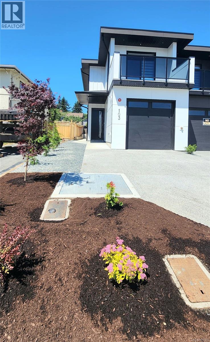 Photo 5 of 102 608 Sandy Crt, Nanaimo BC