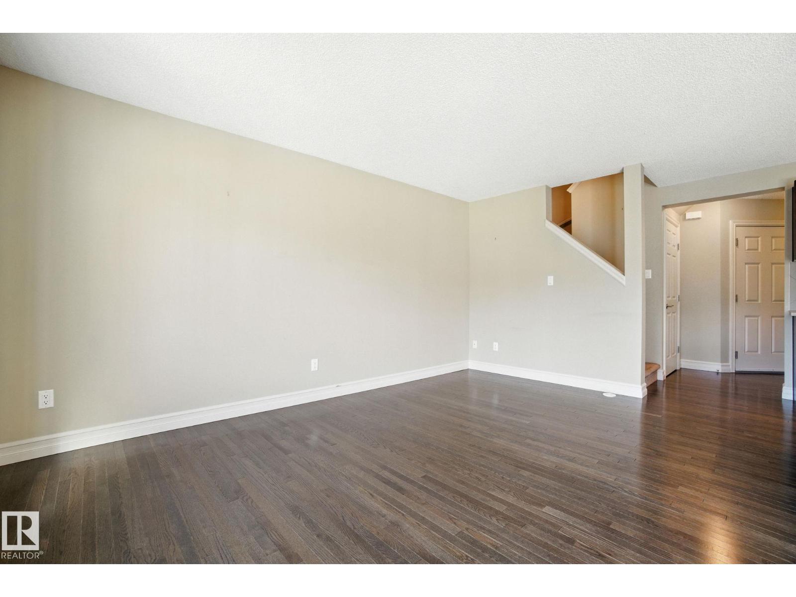 Photo 9 of 6815 Cardinal Li Sw, Edmonton AB