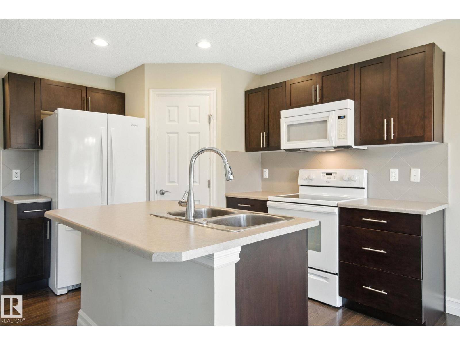 Photo 15 of 6815 Cardinal Li Sw, Edmonton AB