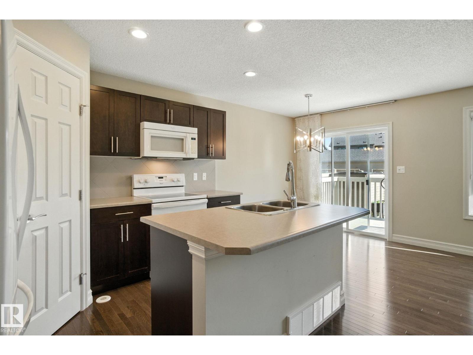 Photo 14 of 6815 Cardinal Li Sw, Edmonton AB