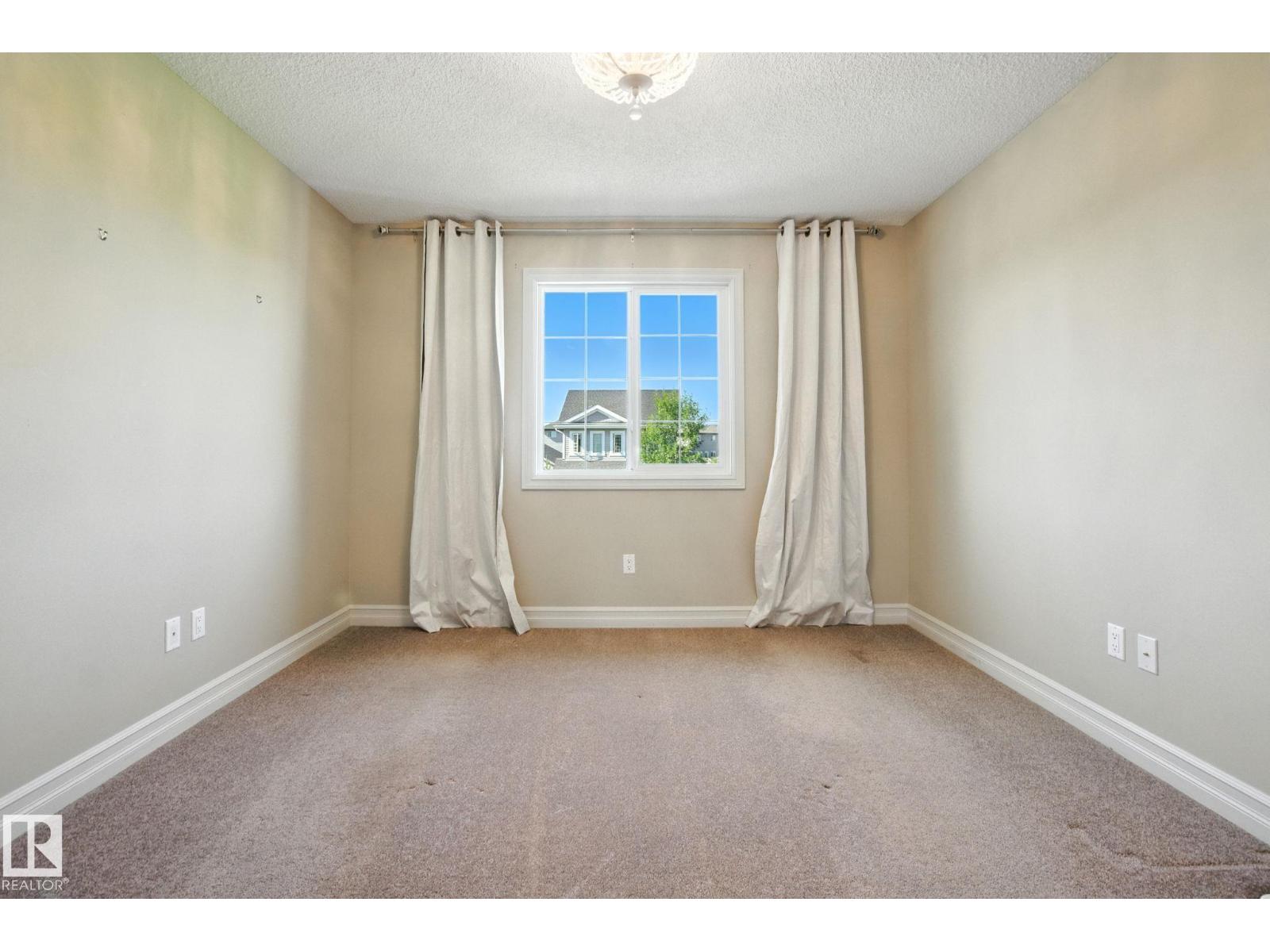 Photo 17 of 6815 Cardinal Li Sw, Edmonton AB