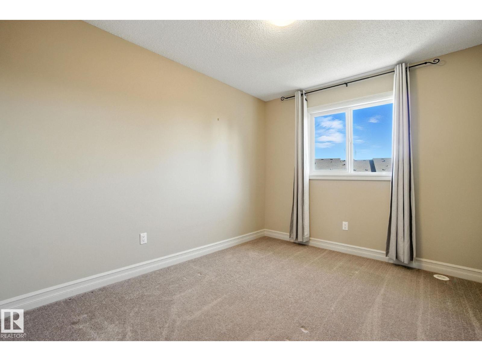 Photo 7 of 6815 Cardinal Li Sw, Edmonton AB