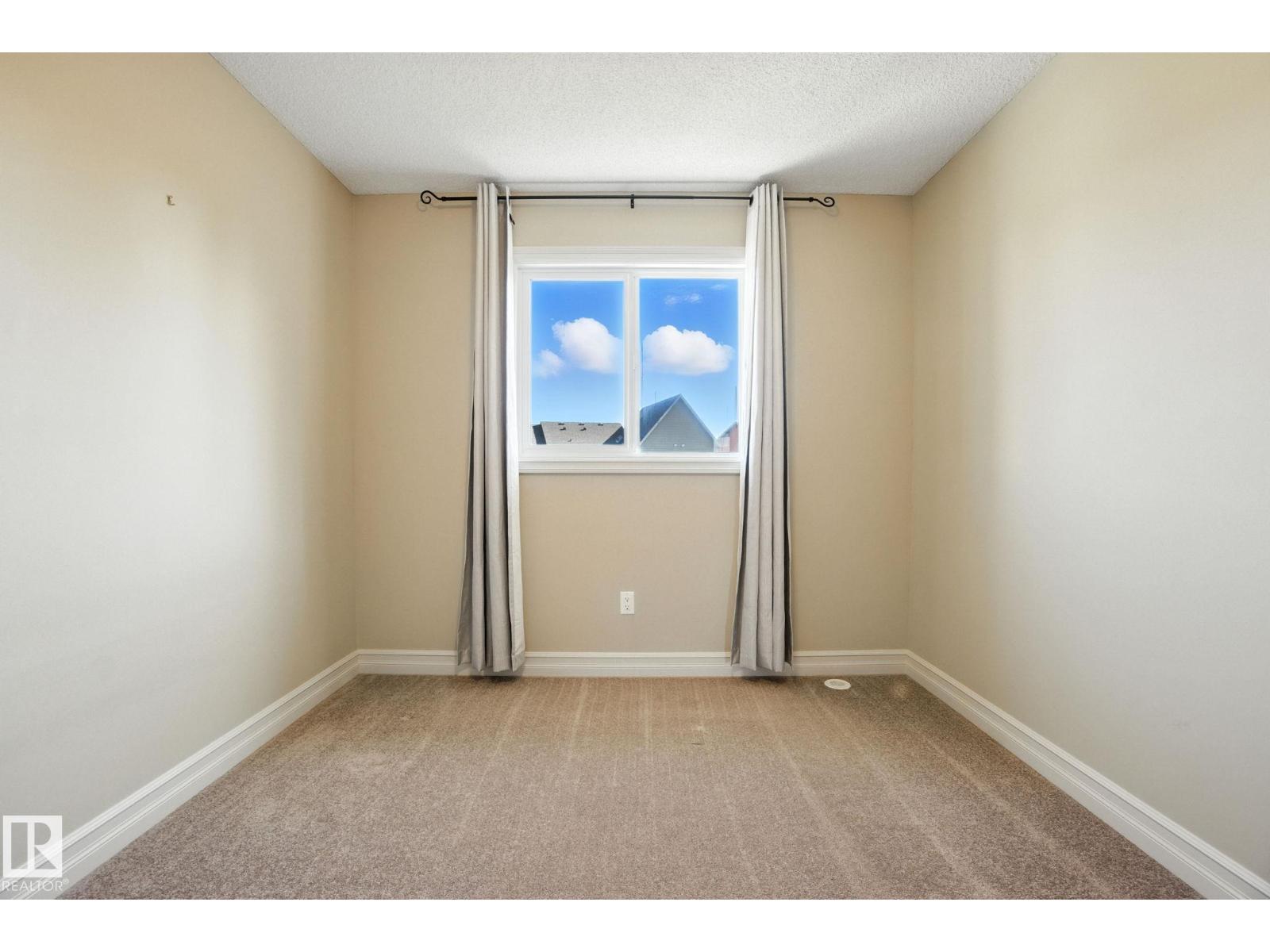 Photo 18 of 6815 Cardinal Li Sw, Edmonton AB