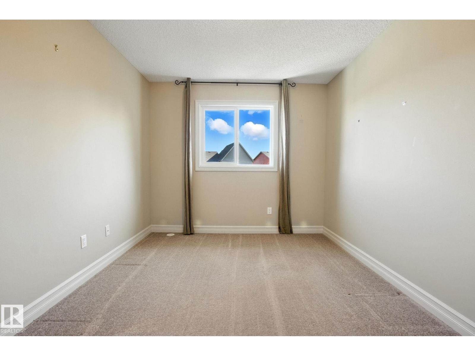 Photo 11 of 6815 Cardinal Li Sw, Edmonton AB