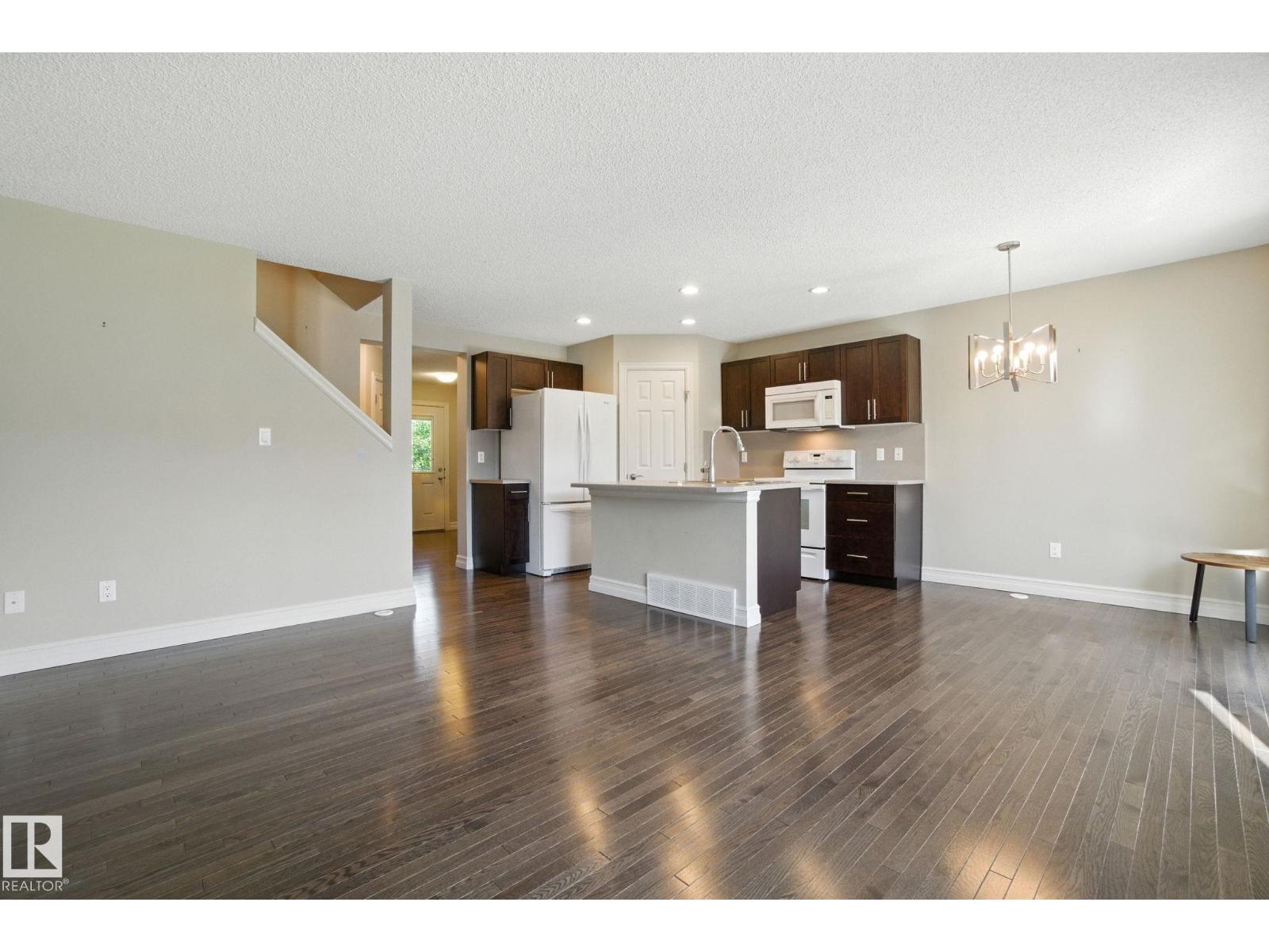 Photo 21 of 6815 Cardinal Li Sw, Edmonton AB