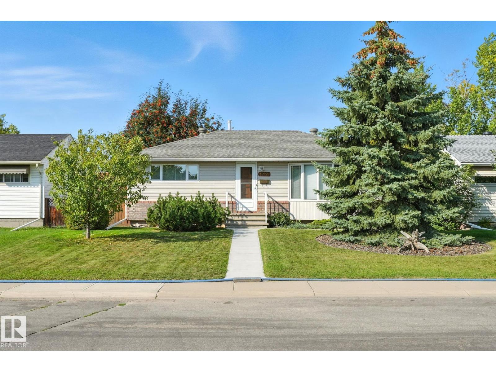 Photo 1 of 15956 110 B Av Nw, Edmonton AB