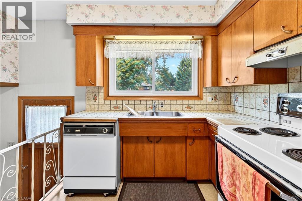 Photo 20 of 171 Bendamere Avenue, Hamilton ON