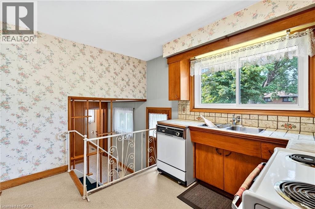 Photo 2 of 171 Bendamere Avenue, Hamilton ON