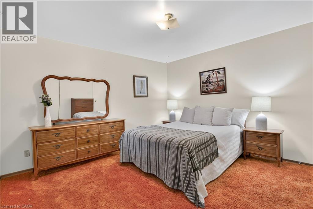Photo 25 of 3084 Parkgate Crescent, Burlington ON