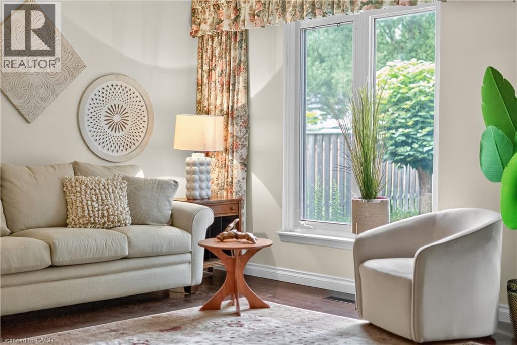 Photo 21 of 3084 Parkgate Crescent, Burlington ON