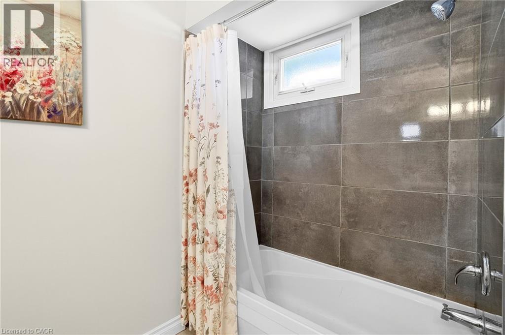 Photo 23 of 198 San Pedro Drive, Hamilton ON