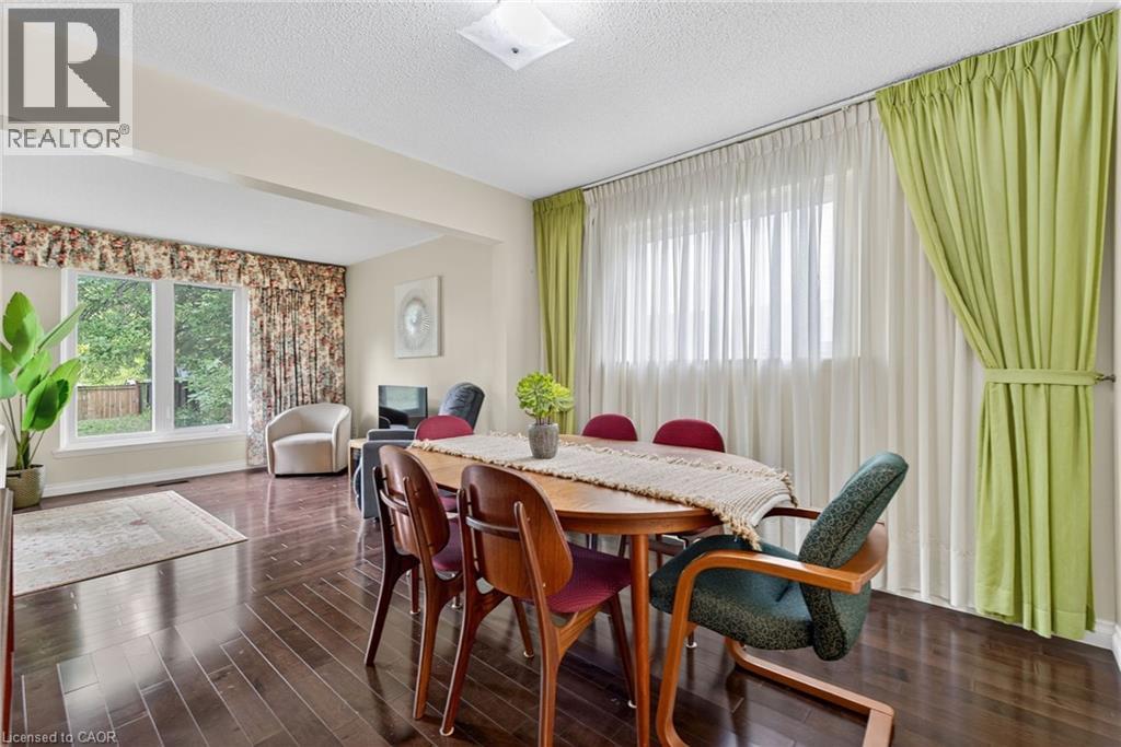Photo 14 of 3084 Parkgate Crescent, Burlington ON