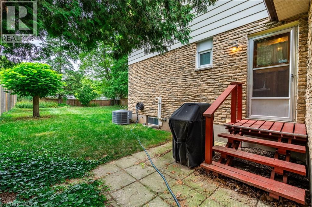 Photo 37 of 3084 Parkgate Crescent, Burlington ON
