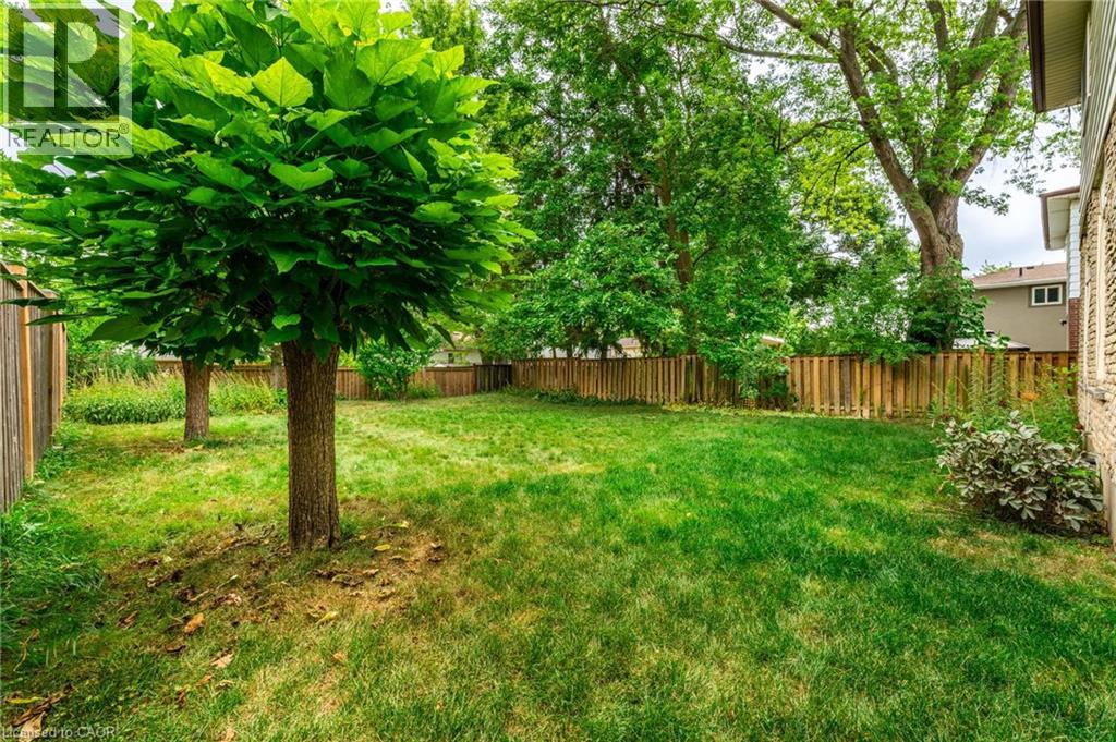 Photo 38 of 3084 Parkgate Crescent, Burlington ON