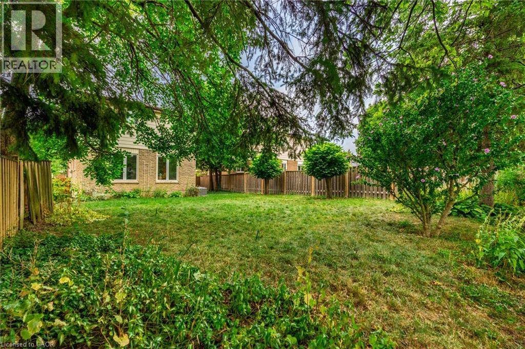 Photo 40 of 3084 Parkgate Crescent, Burlington ON