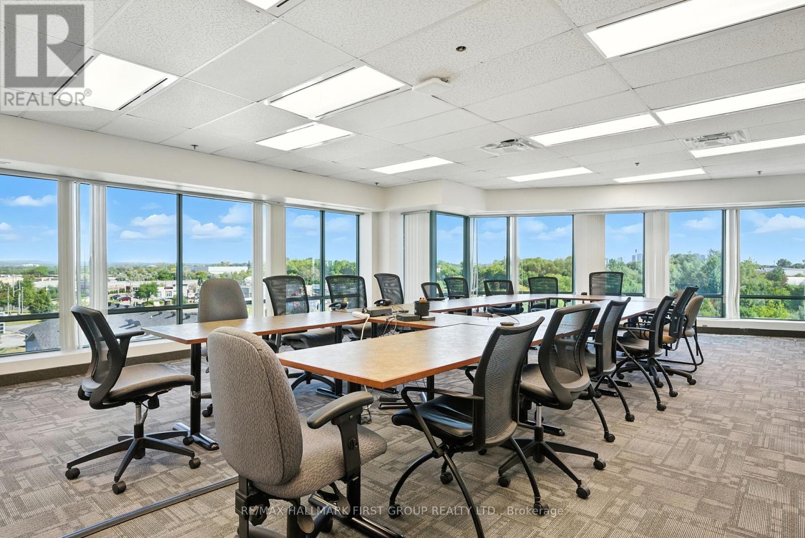 Photo 3 of 600 700 230 Westney Road S, Ajax ON