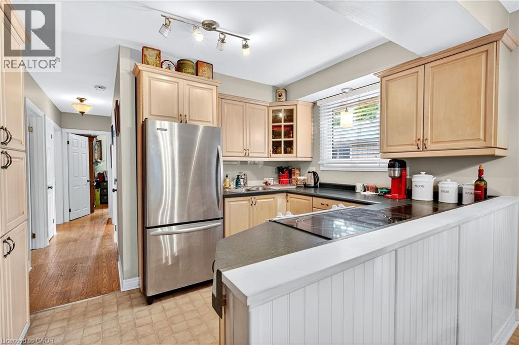 Photo 2 of 593 Braemore Road, Burlington ON