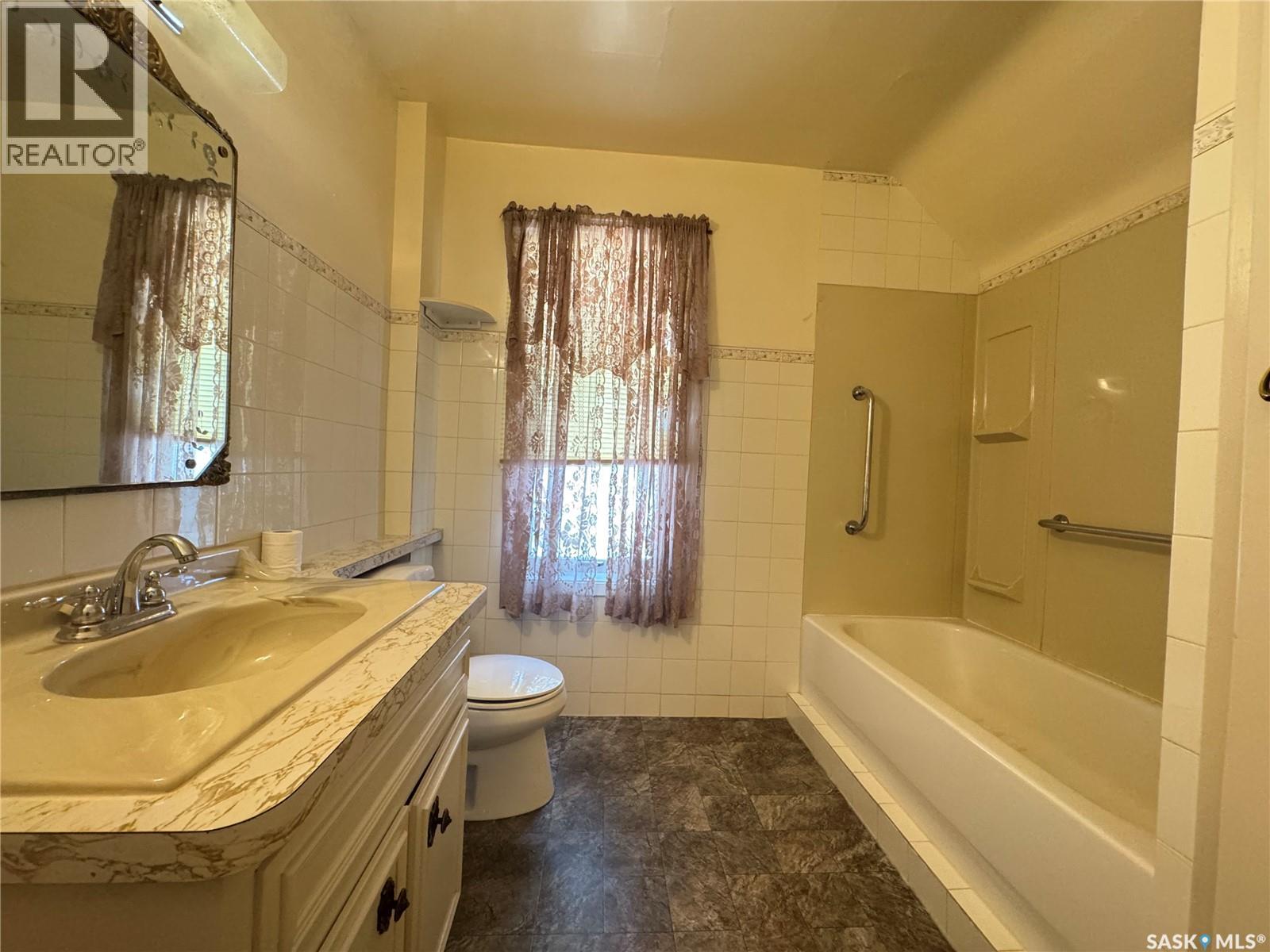Photo 4 of 1328 Retallack Street, Regina SK