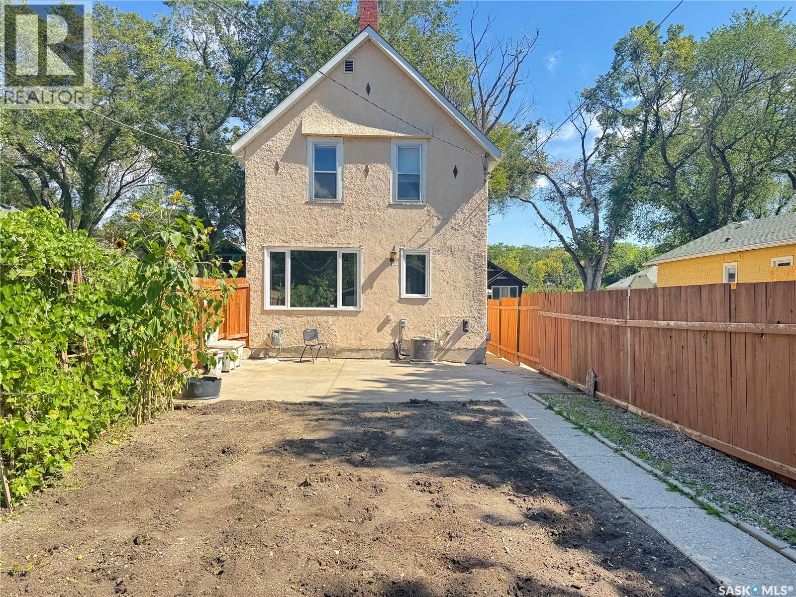 Photo 15 of 1328 Retallack Street, Regina SK