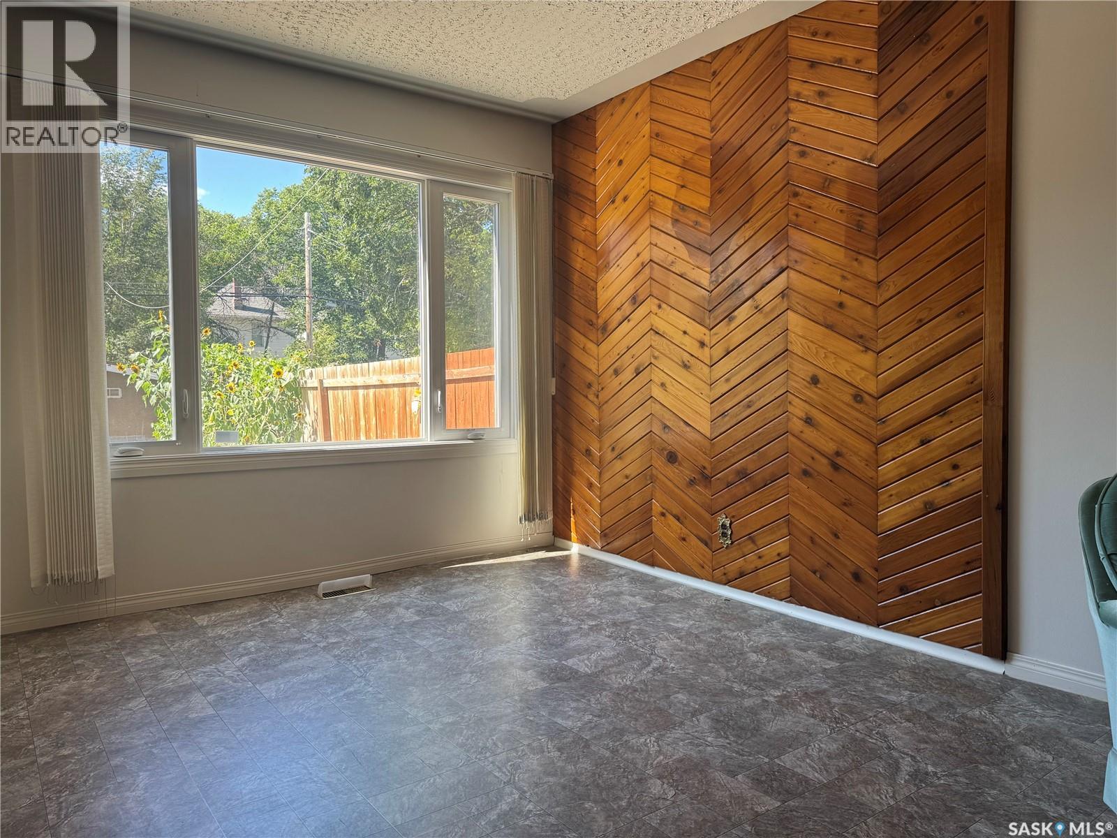 Photo 18 of 1328 Retallack Street, Regina SK