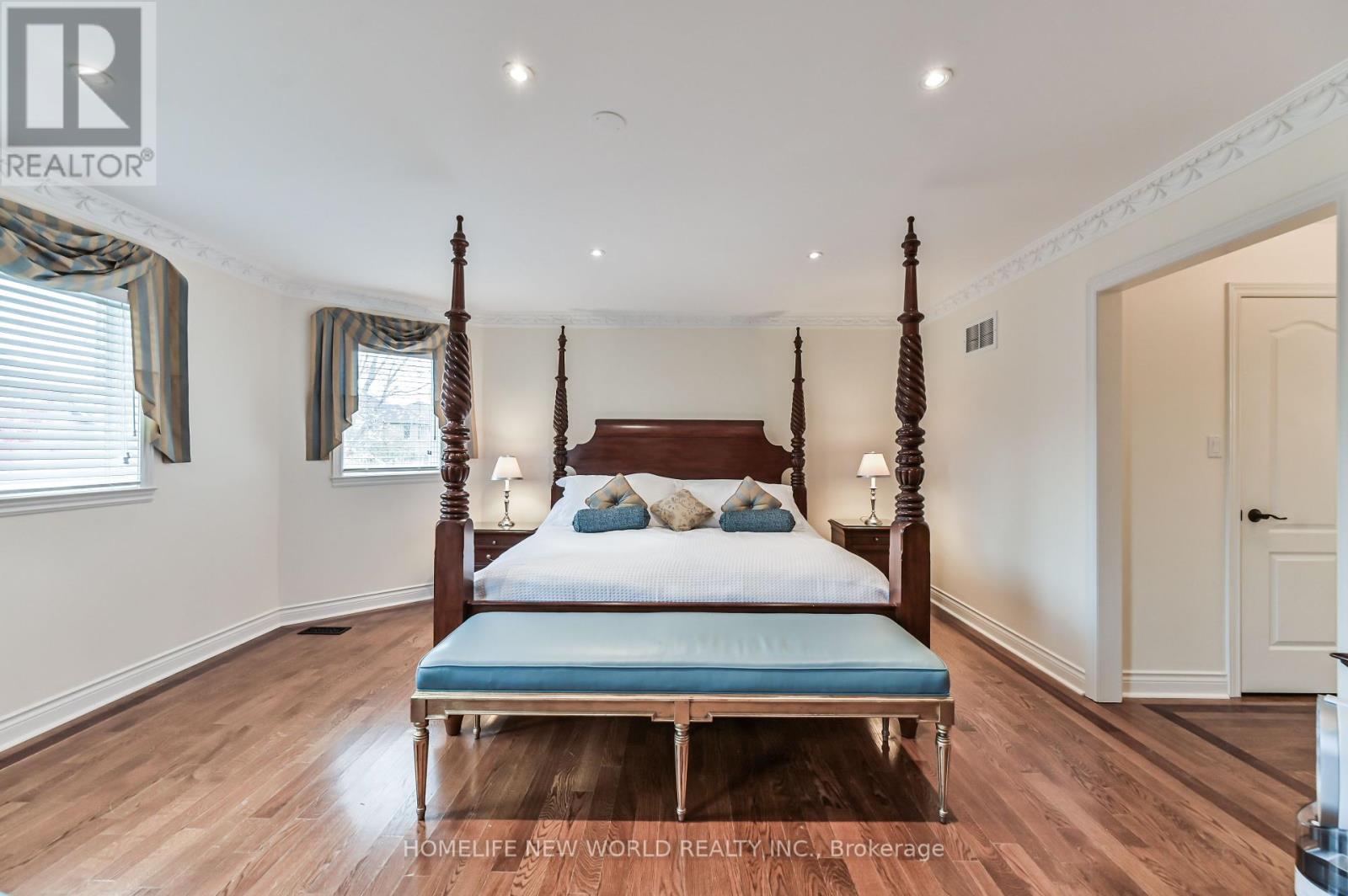 Photo 47 of 46 El Dorado Street, Richmond Hill ON