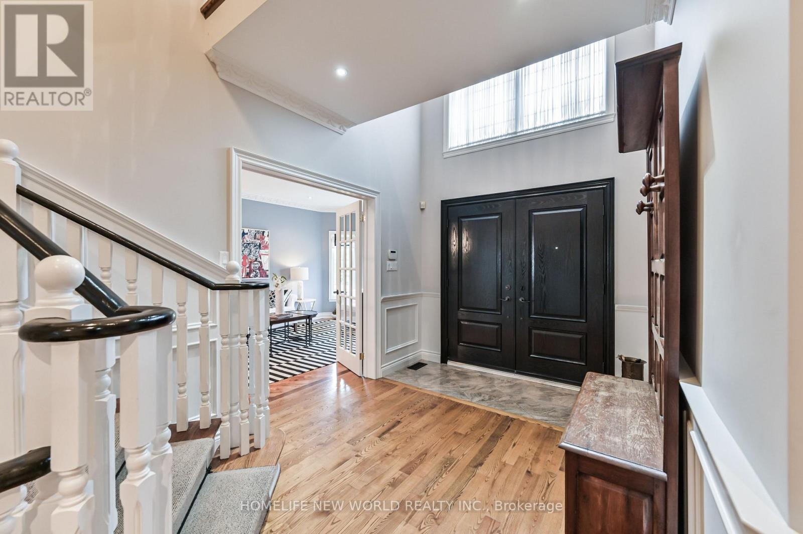 Photo 34 of 46 El Dorado Street, Richmond Hill ON