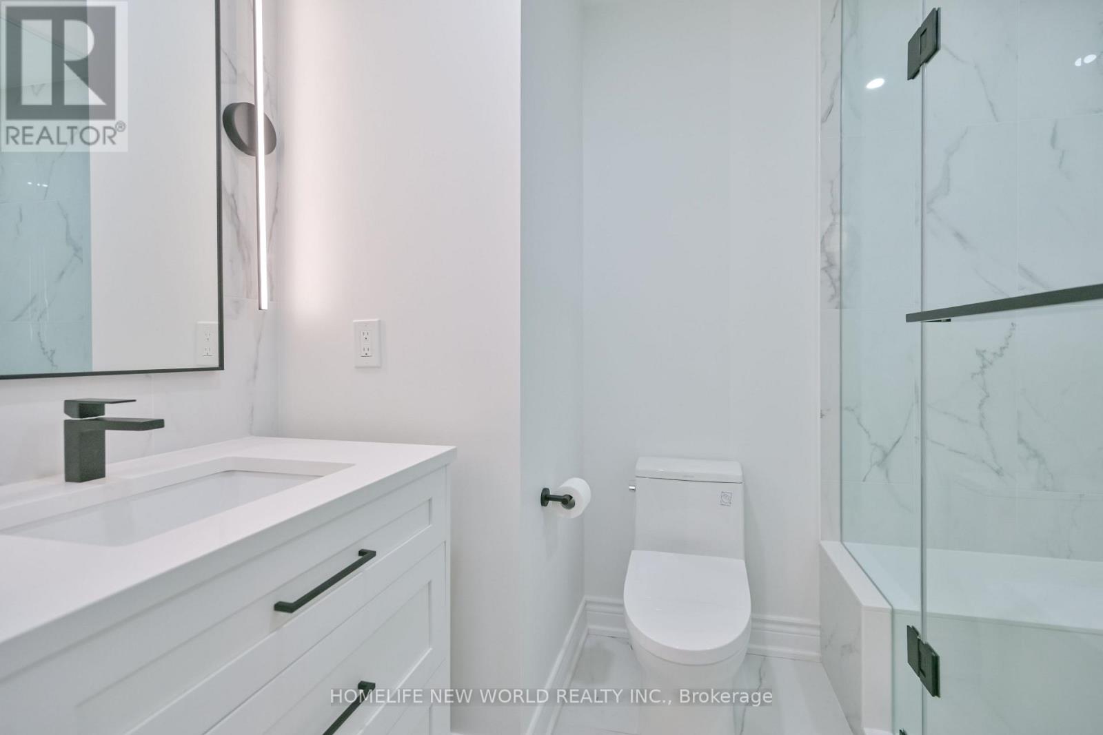 Photo 5 of 46 El Dorado Street, Richmond Hill ON