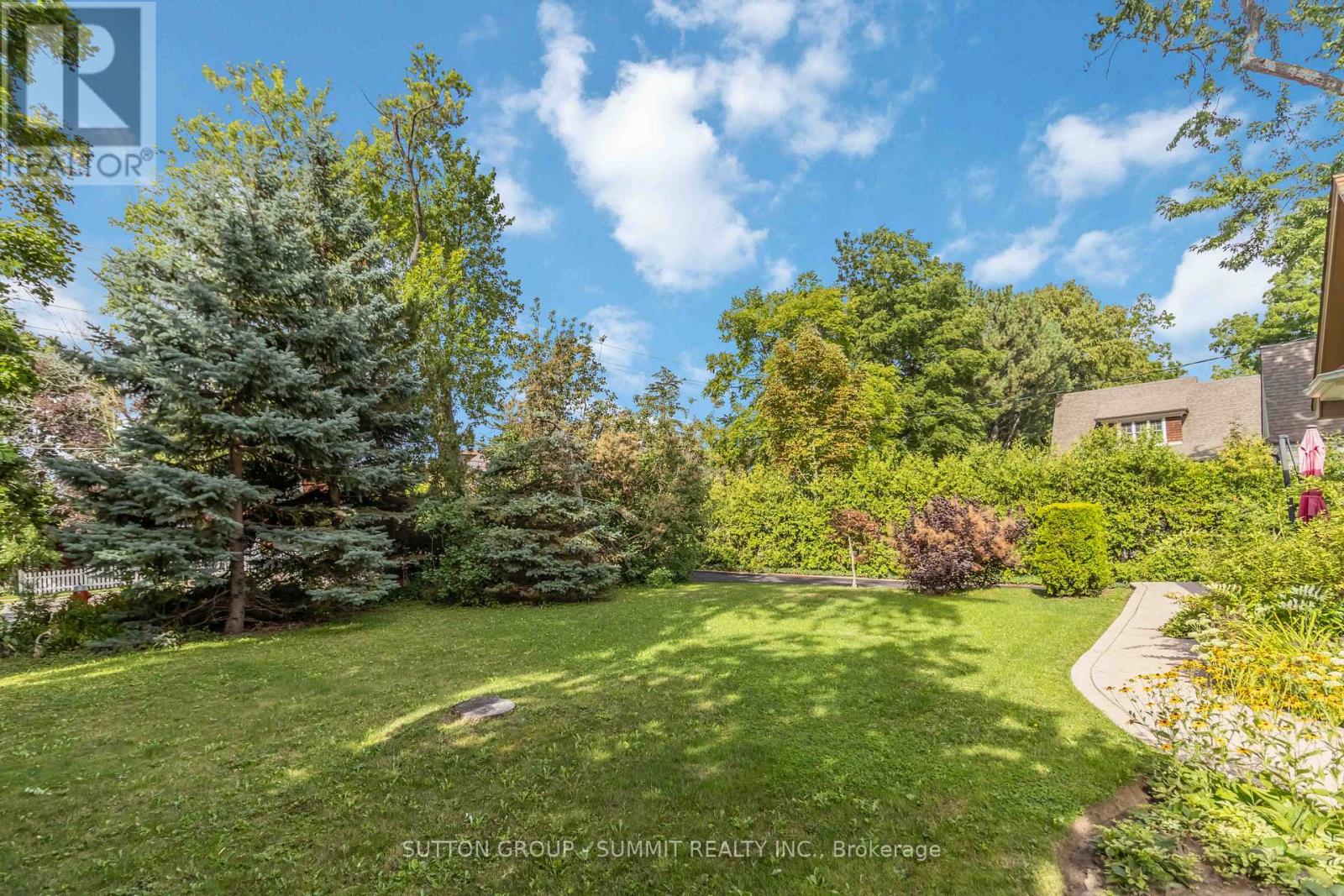 Photo 33 of 353 Queen Street S, Mississauga ON