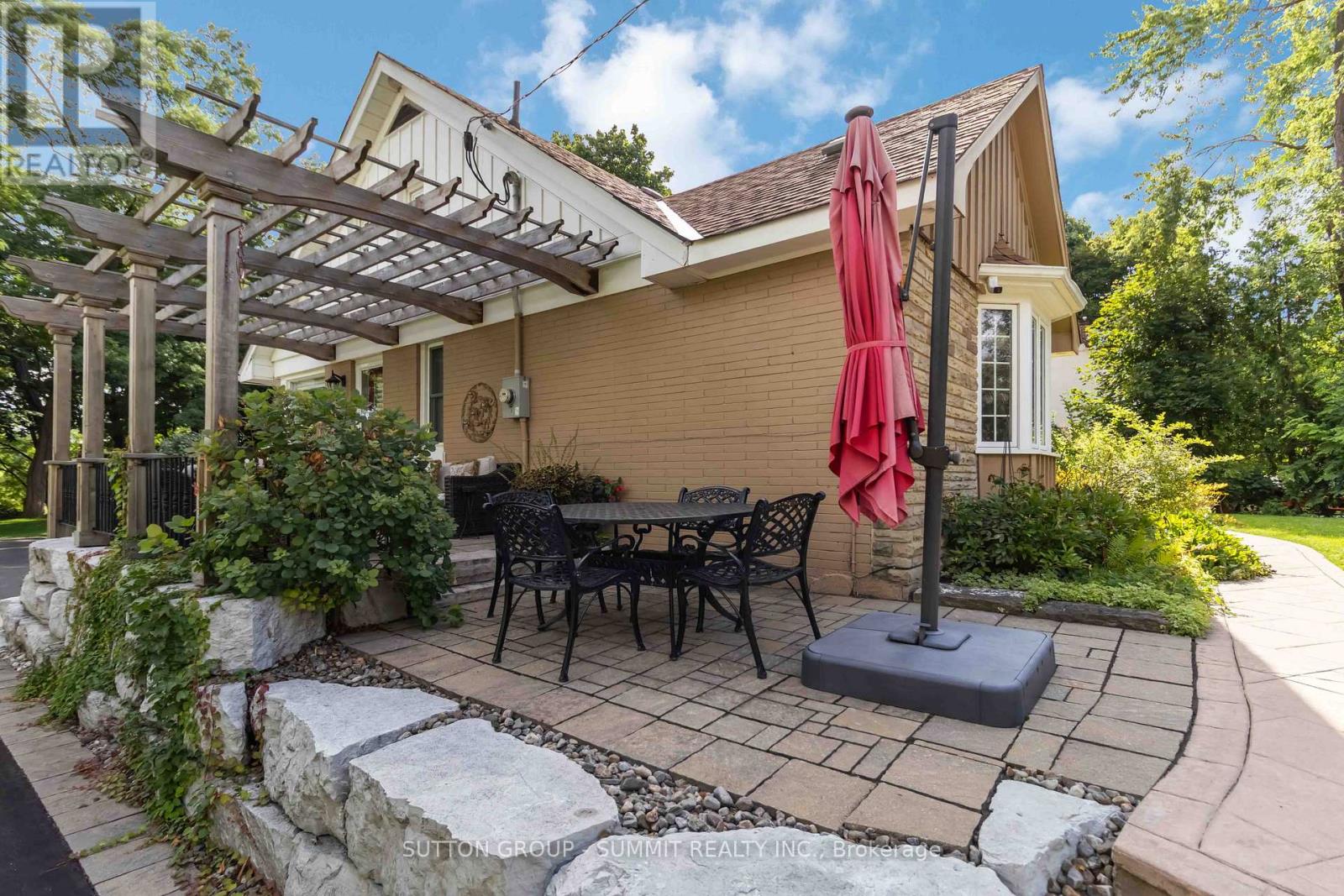 Photo 4 of 353 Queen Street S, Mississauga ON