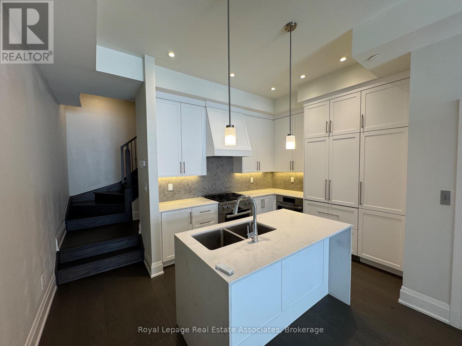 Photo 15 of 10 95 Brookfield Road, Oakville ON
