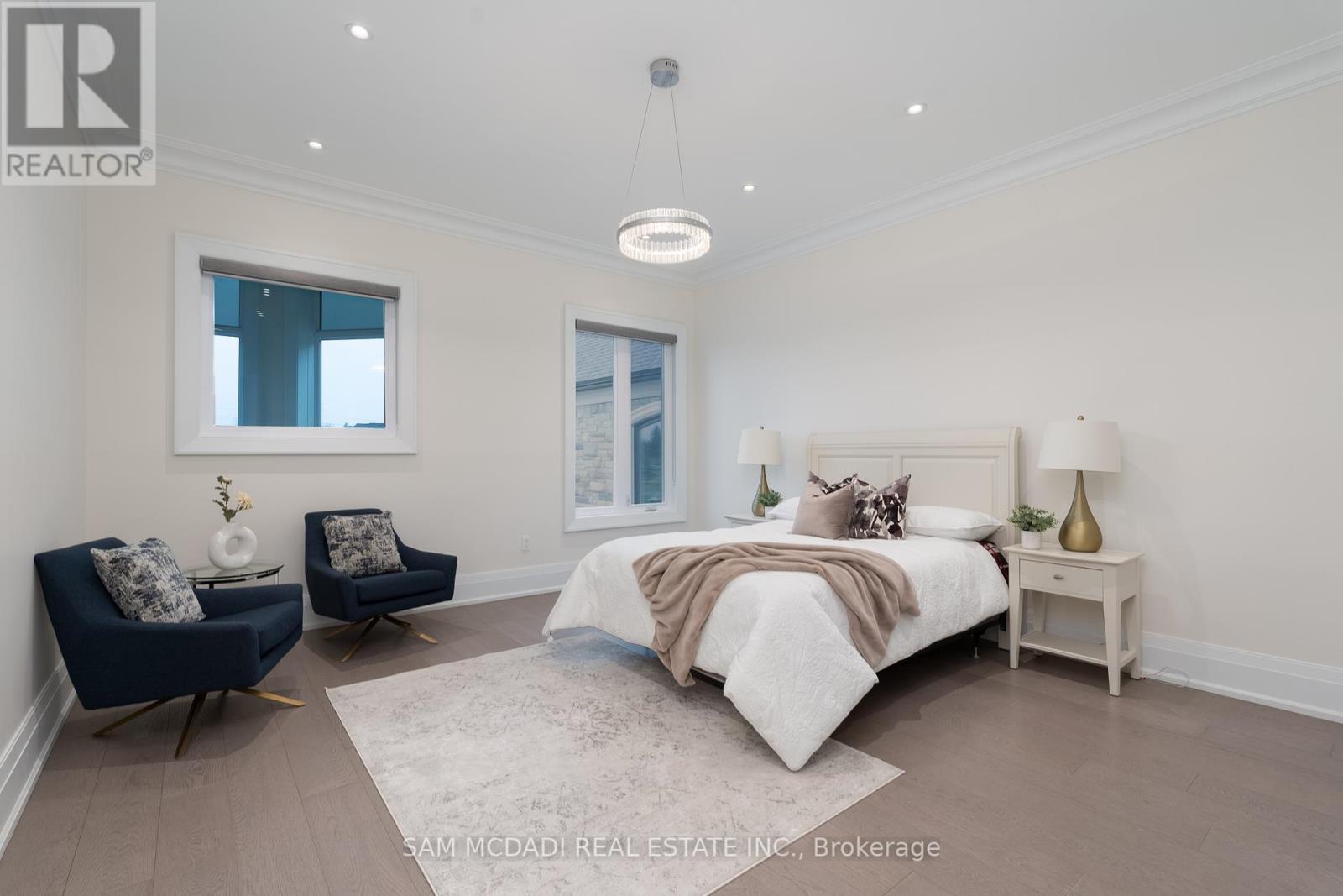 Photo 38 of 4 Saint Lukes Court, Brampton ON
