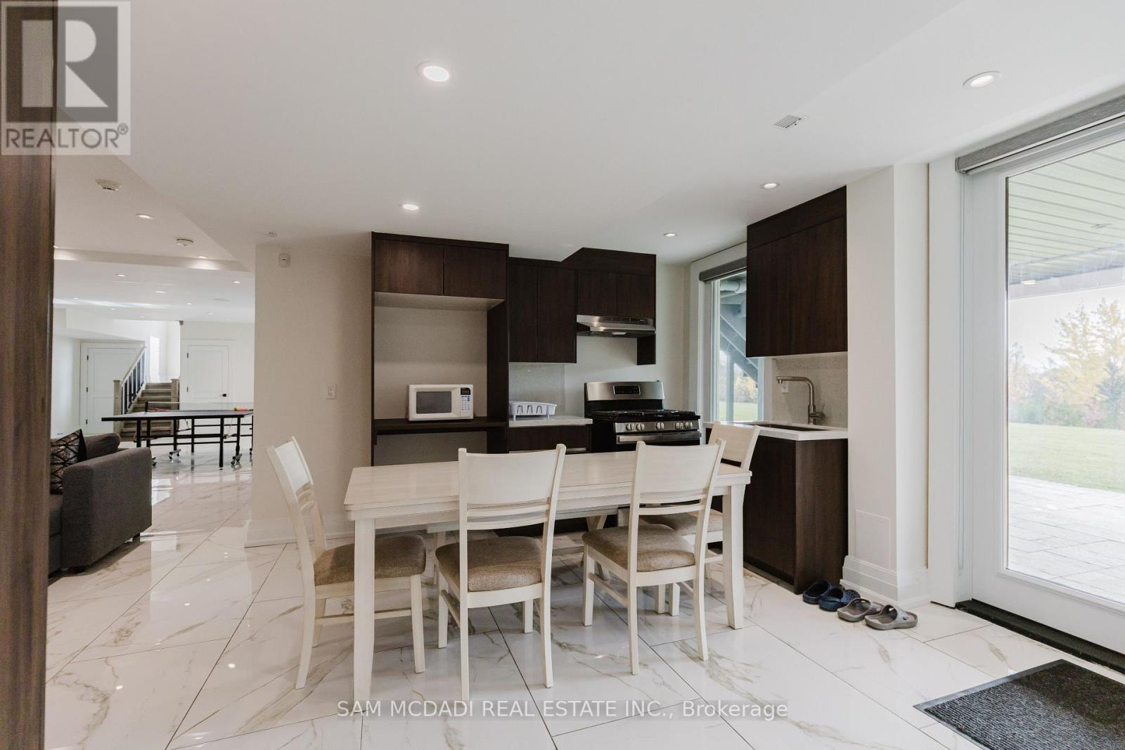 Photo 37 of 4 Saint Lukes Court, Brampton ON