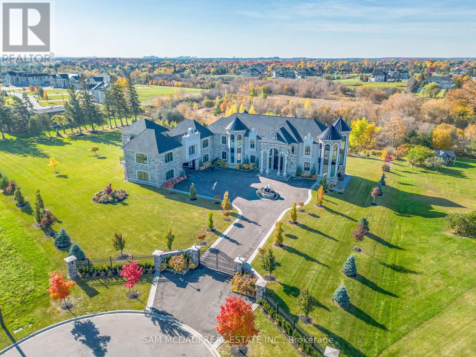 Photo 21 of 4 Saint Lukes Court, Brampton ON