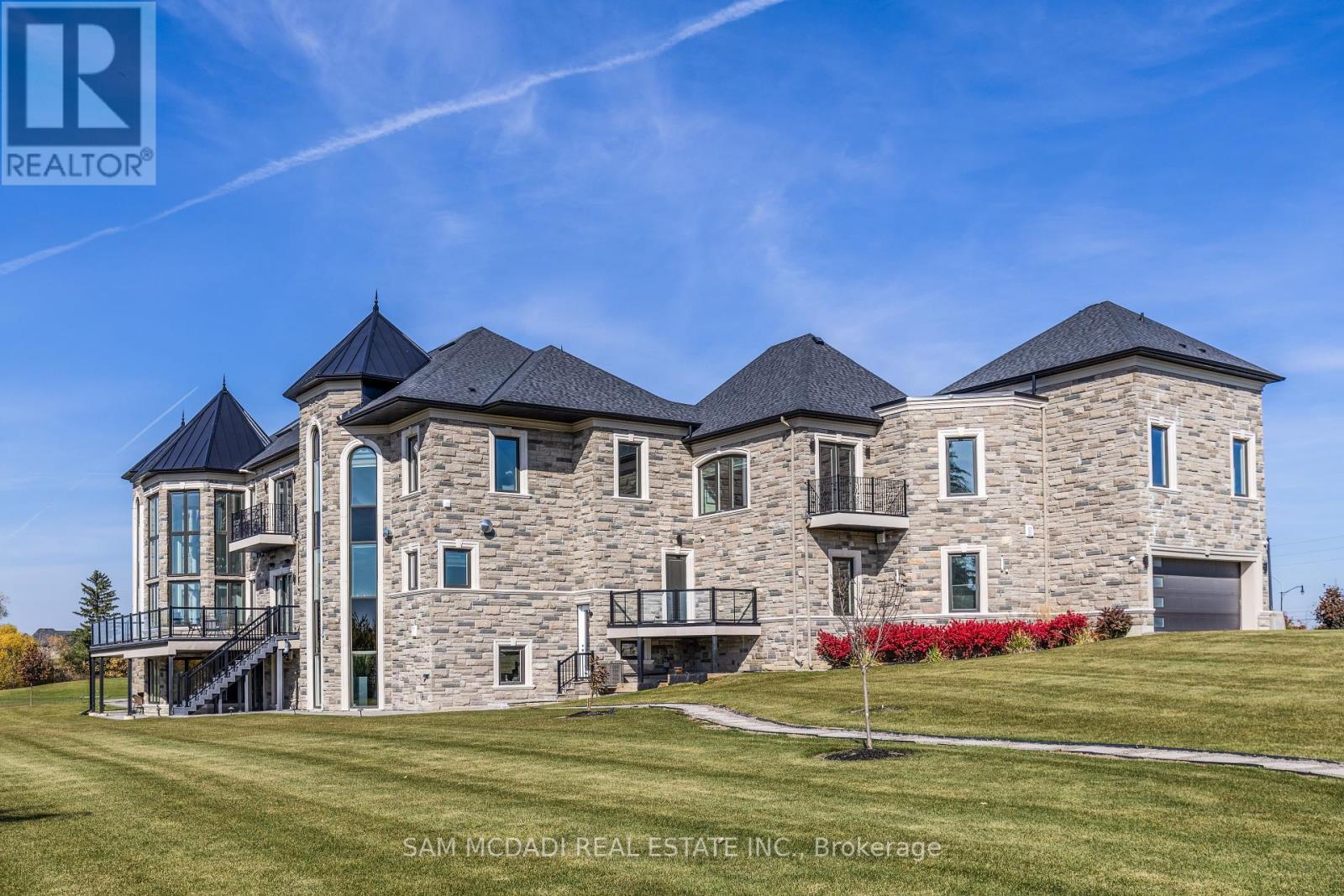 Photo 23 of 4 Saint Lukes Court, Brampton ON
