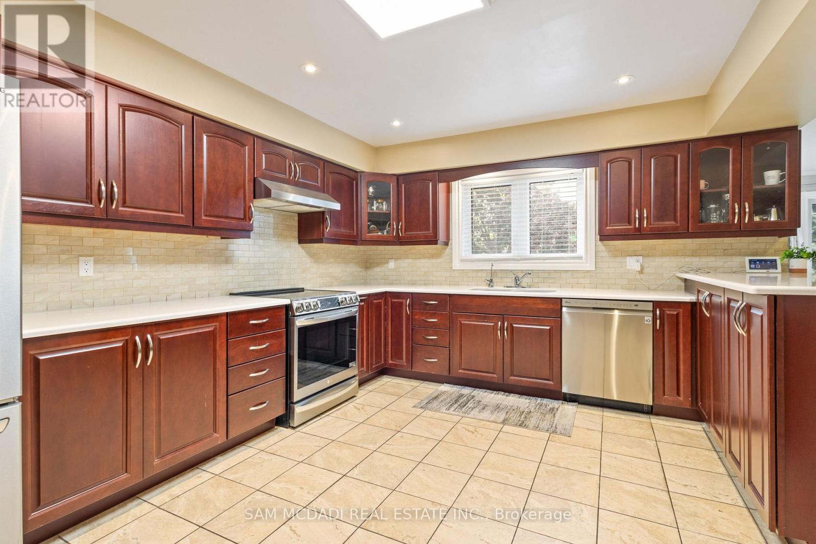 Photo 27 of 2492 Erin Centre Boulevard, Mississauga ON