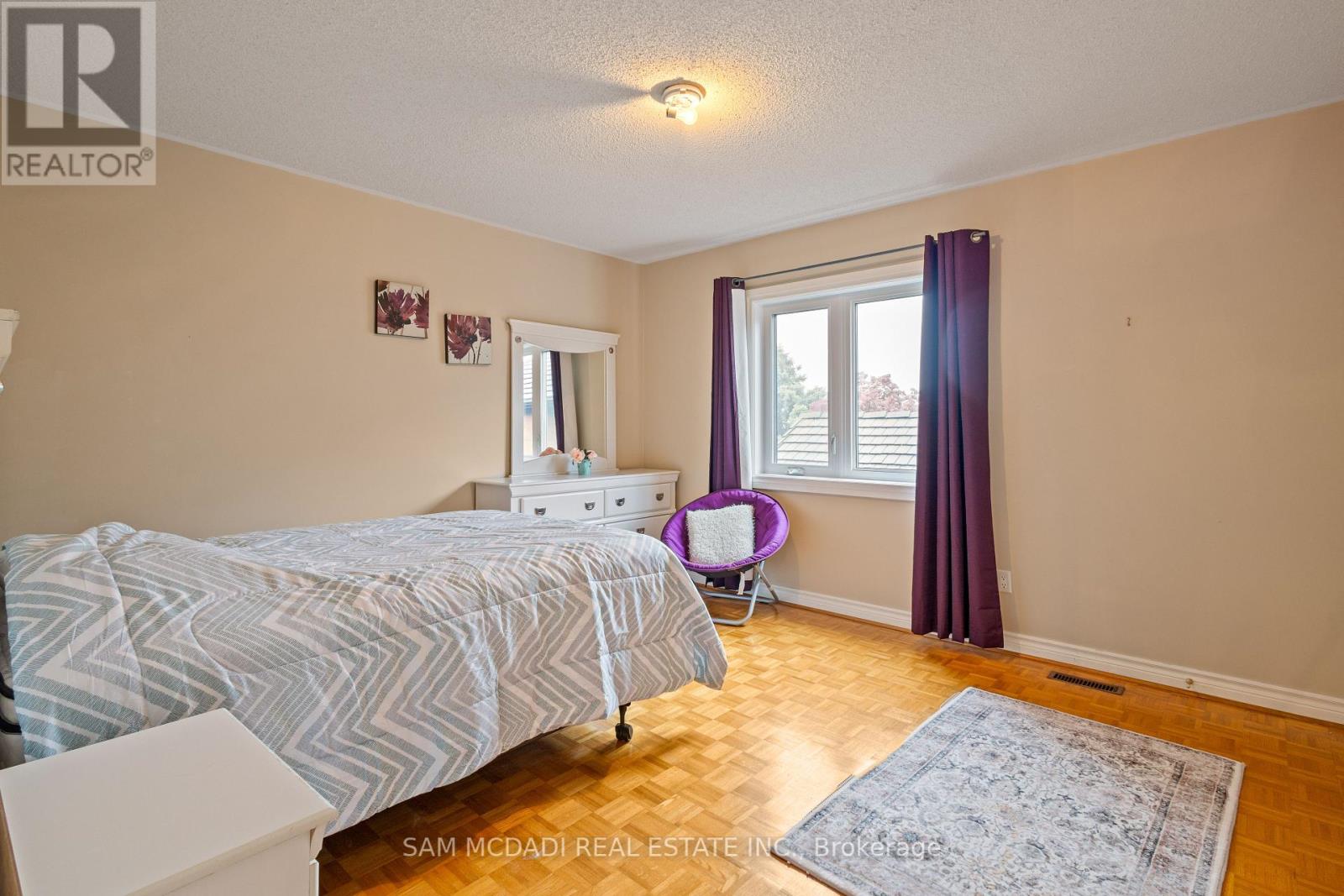 Photo 14 of 2492 Erin Centre Boulevard, Mississauga ON