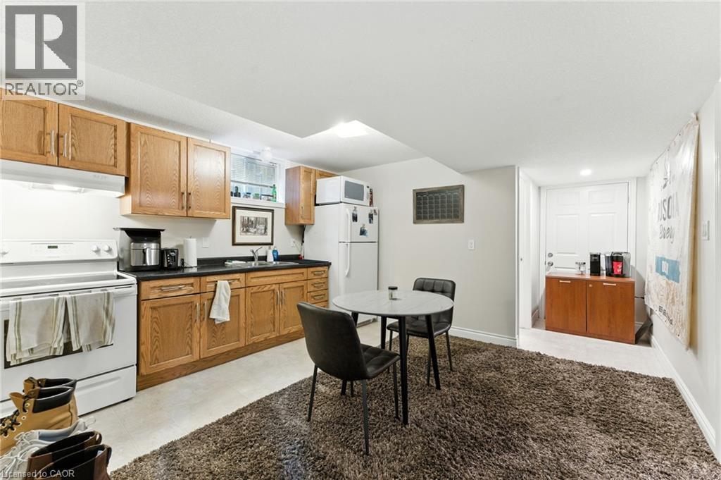 Photo 4 of 331 Clyde Road, Cambridge ON