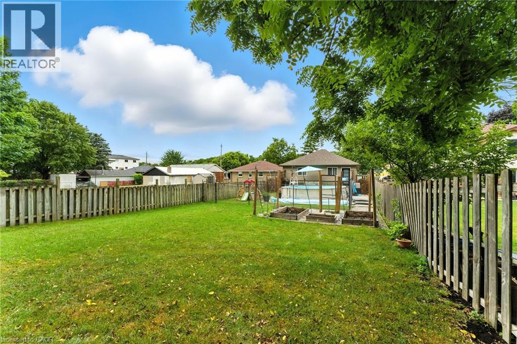 Photo 8 of 331 Clyde Road, Cambridge ON