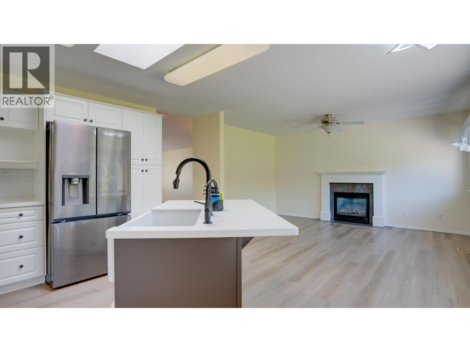 Photo 9 of 653 6th Street, Vernon BC