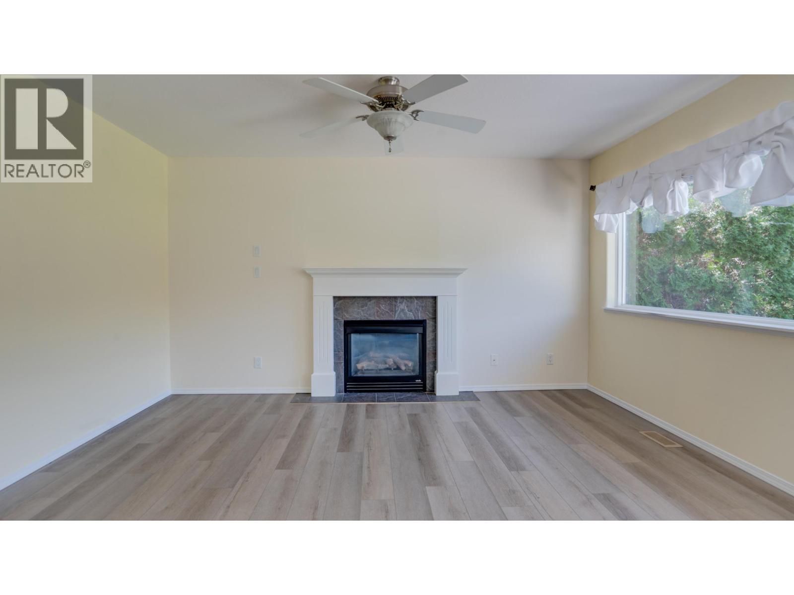 Photo 10 of 653 6th Street, Vernon BC