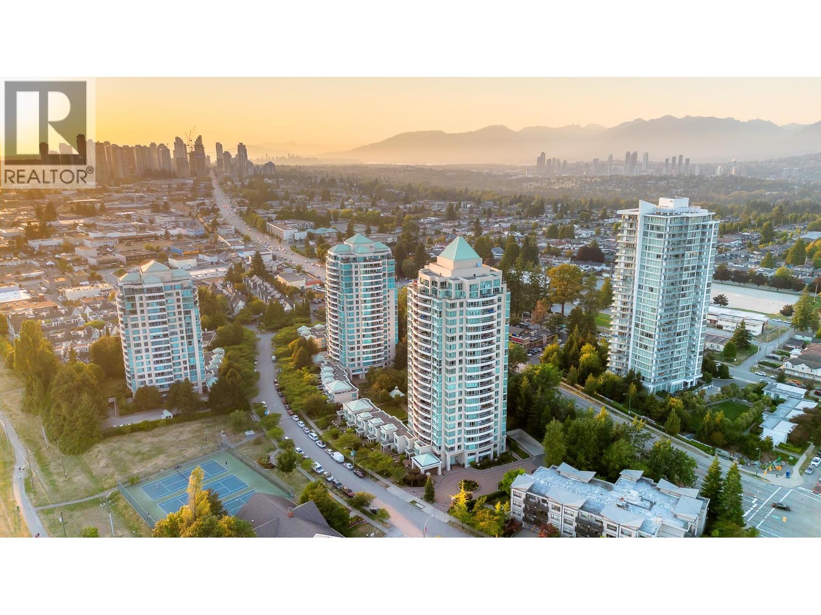 Photo 1 of 1401 6659 Southoaks Crescent, Burnaby BC